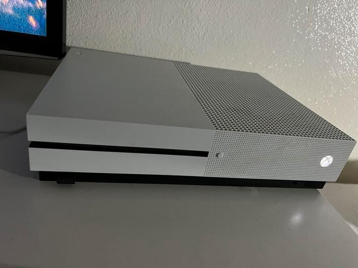 xbox one s 1tb werkt perfect, Spelcomputers en Games, Spelcomputers | Xbox One, Gebruikt, Xbox One S, 1 TB, Met 1 controller, Ophalen of Verzenden