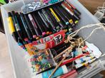 Knutseldoos vol materialen, Hobby en Vrije tijd, Ophalen, Gebruikt, Materiaal