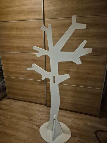 Houten kledingboom  beschikbaar voor biedingen