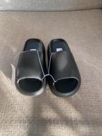 Yeezy slides, Ophalen of Verzenden, Overige maten, Zwart