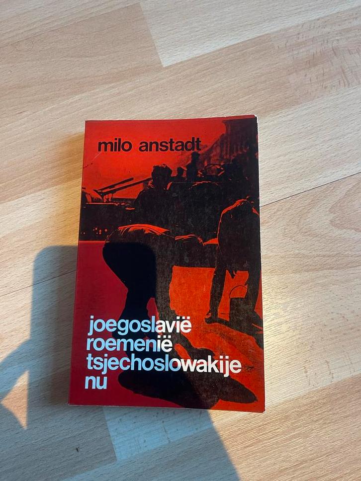 Joegoslavië, Roemenië, Tsjechoslowakije nu - Milo Anstadt, Boeken, Oorlog en Militair, Gelezen, Algemeen, 1945 tot heden, Ophalen of Verzenden