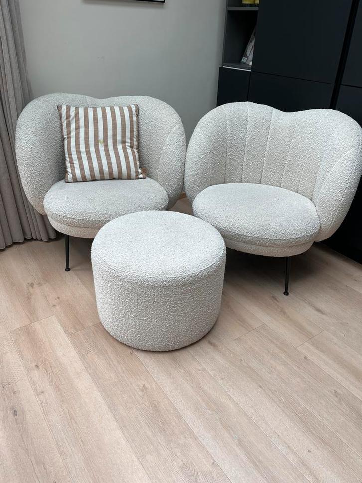 Twee gave (off)white fauteuils & poef, Huis en Inrichting, Fauteuils, Gebruikt, Stof, 75 tot 100 cm, Ophalen