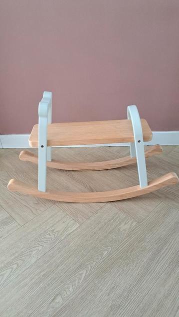 Houten Schommelstoel voor Kinderen beschikbaar voor biedingen