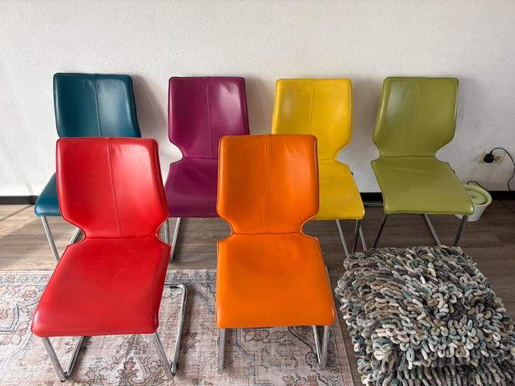 6 Kleurige leren eetkamerstoelen van Nederlandse Fabrikant, Huis en Inrichting, Stoelen, Gebruikt, Vijf, Zes of meer stoelen, Leer