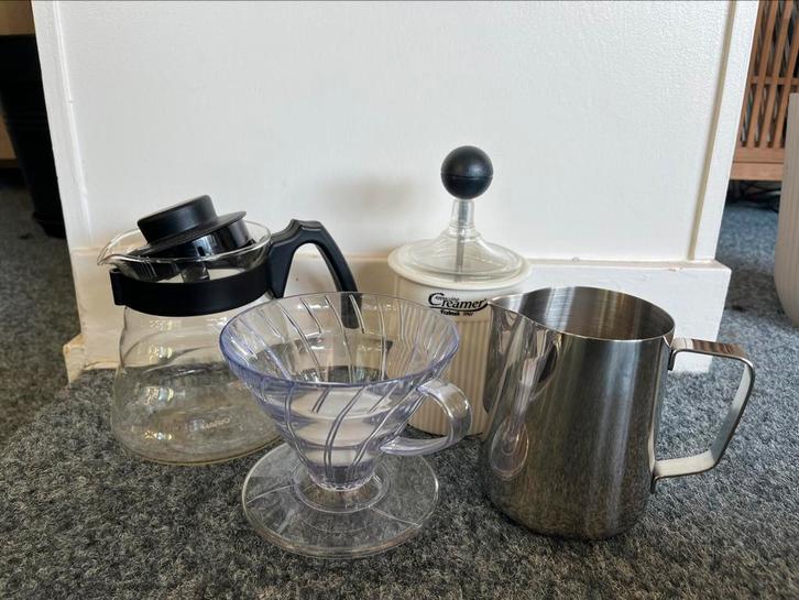 Haria Koffieset - Koffiedripper, koffiekan & maatschepje, Huis en Inrichting, Keuken | Servies, Zo goed als nieuw, Compleet servies