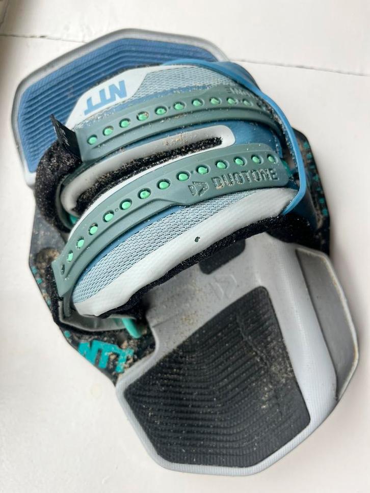 Duotone Entity Ergo 2021 Footstraps size S/M, Watersport en Boten, Kitesurfen, Zo goed als nieuw, Binding, 4 m² of minder, Geen board