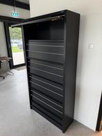 folderkast tijdschriftenkast zwart, Huis en Inrichting, Kasten | Roldeurkasten en Archiefkasten, Gebruikt, Meerdere deuren, Metaal