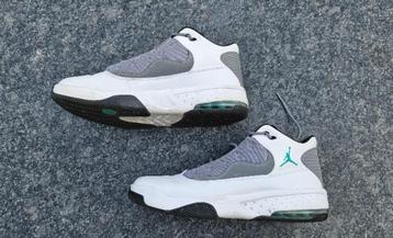 Nike Air Jordan Max Aura 2 maat 44,5 sneakers gympen beschikbaar voor biedingen