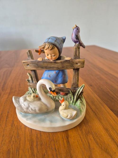 Hummel 344 Girl with Swanery, Mädchen mit Schwan,, Verzamelen, Beelden en Beeldjes, Zo goed als nieuw, Hummel, Ophalen of Verzenden