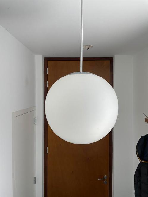 Mat witte bolvormige design hanglamp 2 stuks, Huis en Inrichting, Lampen | Hanglampen, Zo goed als nieuw, Minder dan 50 cm, Glas