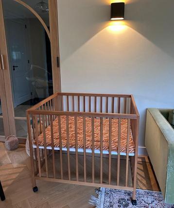 Box van petit amelie beschikbaar voor biedingen