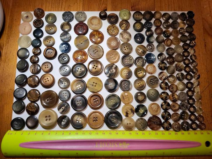 A. 160 gemêleerde knopen uit de oude doos, Hobby en Vrije tijd, Naaien en Fournituren, Knoop of Knopen, Ophalen of Verzenden