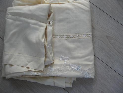 Zeer oud groot schitterend hand gemaakt ajour kleed,, Antiek en Kunst, Antiek | Kleden en Textiel, Ophalen of Verzenden