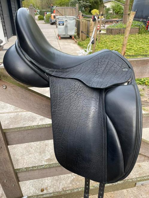 Dressuurzadel te koop!, Dieren en Toebehoren, Paarden en Pony's | Zadels, Gebruikt, Dressuur, Ophalen of Verzenden