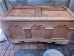 Antieke houten kist 135 cm breed 77 hoog en 64 diep, Ophalen