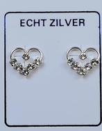 Fijne zilveren hartjes oorknopjes met strass, Nieuw, Ophalen of Verzenden, Knopjes of Stekers, Zilver