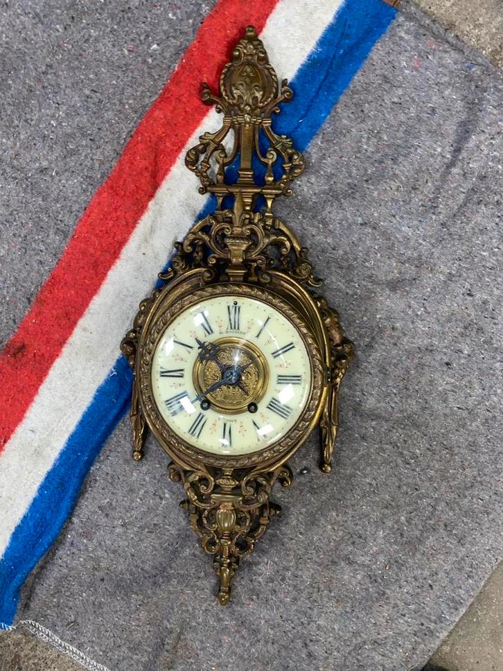 bronzen cartelklok in geheel autentieke staat, Antiek en Kunst, Antiek | Klokken, Ophalen of Verzenden