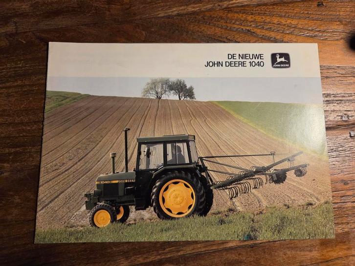 John Deere 1040 Folder - Nederlandstalig, Boeken, Auto's | Boeken, Gelezen, Overige merken, Ophalen of Verzenden