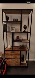 Mangohout vakkenkast metaal wandrek wandkast, Huis en Inrichting, Kasten | Wandmeubels, Ophalen, Zo goed als nieuw, Minder dan 150 cm