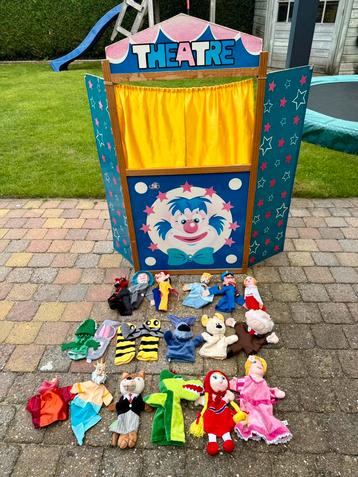 Retro poppenkast met handpoppen (oa Jan Klaassen, Efteling) beschikbaar voor biedingen
