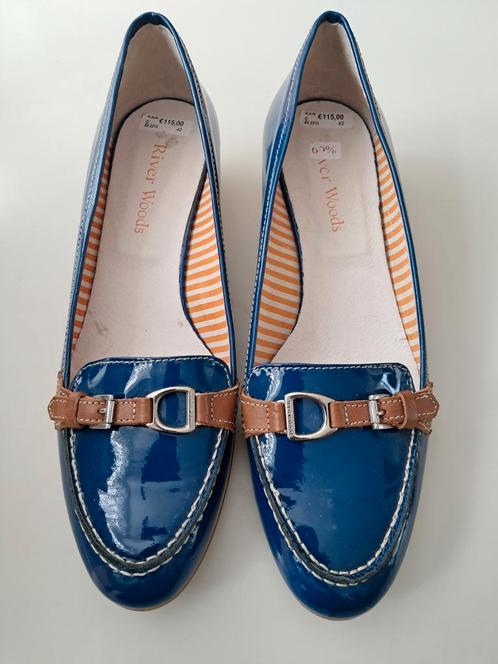 Zeer mooie blauwe echt leren schoenen van RIVER WOODS mt 42, Kleding | Dames, Schoenen, Zo goed als nieuw, Blauw, Ophalen of Verzenden