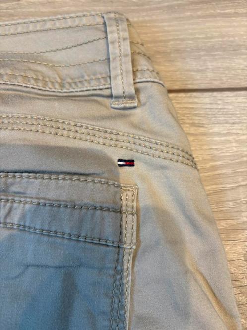 Tommy Hilfiger beige / crème kleurige broek, maat 36, Kleding | Dames, Broeken en Pantalons, Zo goed als nieuw, Maat 36 (S), Beige