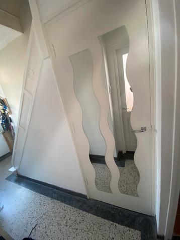 Witte binnendeur met golvende spiegelpanelen – 78 x 211 cm beschikbaar voor biedingen