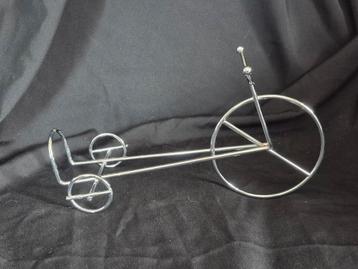 Vintage wijnhouder rvs voor 1 fles. Fiets driewieler beschikbaar voor biedingen