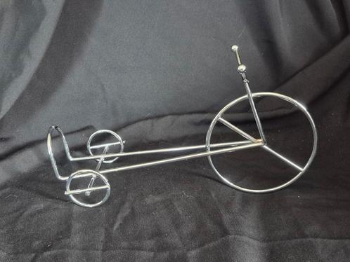 Vintage wijnhouder rvs voor 1 fles. Fiets driewieler, Huis en Inrichting, Woonaccessoires | Wijnrekken, Zo goed als nieuw, Minder dan 50 cm