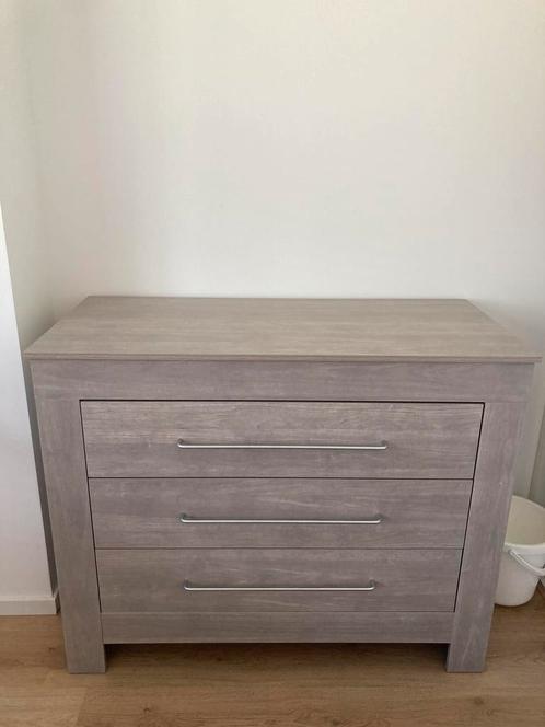Commode (ledikant zelfde serie alleen ouder), Kinderen en Baby's, Kinderkamer | Commodes en Kasten, Gebruikt, Commode, 90 tot 105 cm