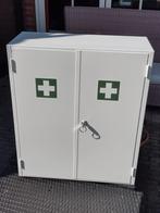 Metalen medicijnkast. Oud maar in zeer goede staat., Huis en Inrichting, Kasten | Roldeurkasten en Archiefkasten, Ophalen, 50 tot 100 cm