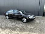 Volkswagen Passat 1.6 NW APK!, 101 pk, 4 cilinders, Zwart, Sedan