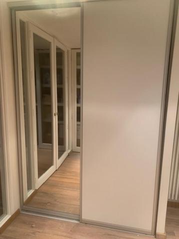 Schuifdeuren tbv kastenwand beschikbaar voor biedingen