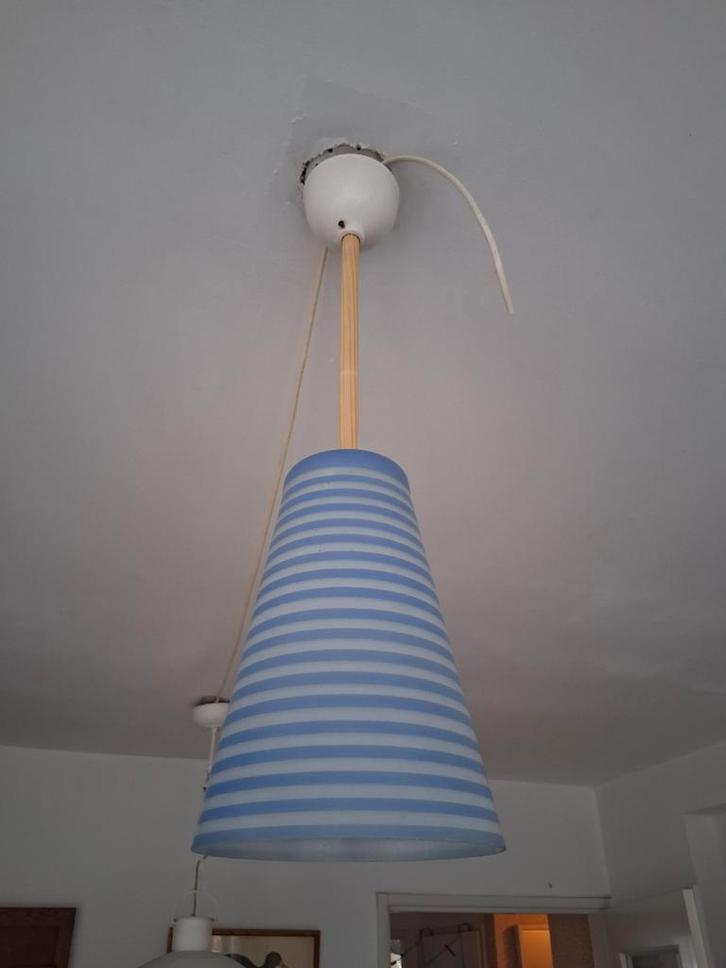 Vintage glazen blauw gestreepte hanglamp, Huis en Inrichting, Lampen | Hanglampen, Gebruikt, Minder dan 50 cm, Glas, Kunststof