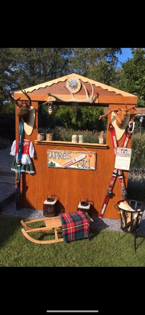 Apres-ski bar huren € 80,- met decoratie bar huur après ski, Hobby en Vrije tijd, Feestartikelen | Verhuur, Zo goed als nieuw
