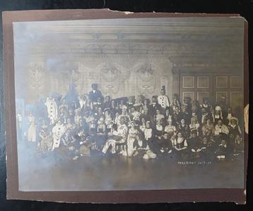 Grote oude foto carnaval 1914 Parkzicht plaats onbekend beschikbaar voor biedingen