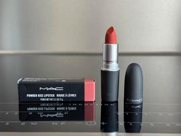 Mac powder kiss lipstick 3gr kleur 316 devoted to chili beschikbaar voor biedingen