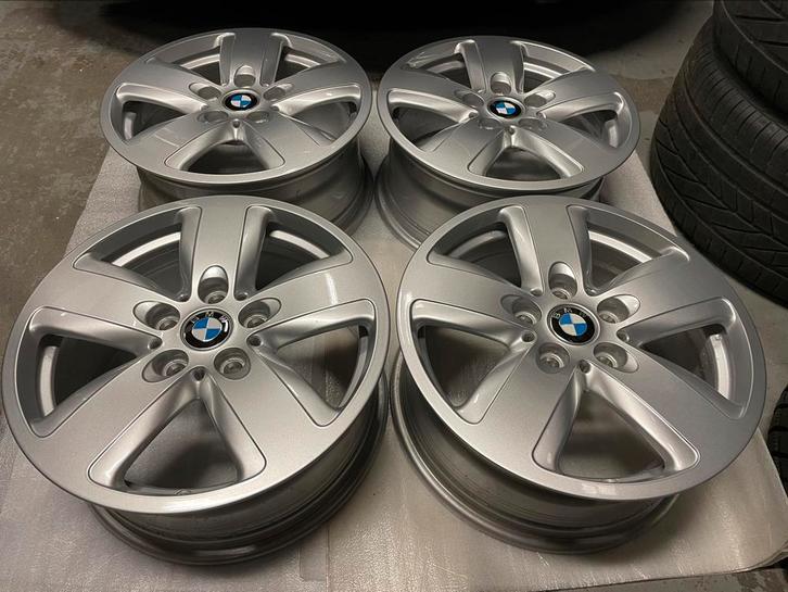16 inch BMW 1-serie / 2-serie wielen F40 F44 Styling 517, Auto-onderdelen, Banden en Velgen, Velg(en), 16 inch, Personenwagen