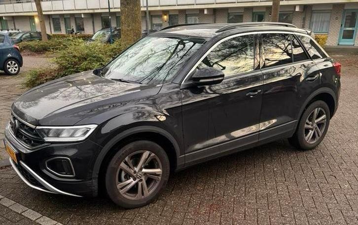 Volkswagen T-Roc 1.5 TSI 150pk 7-DSG 2022 Zwart, Auto's, Volkswagen, Particulier, T-Roc, 360° camera, 4x4, ABS, Achteruitrijcamera