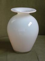 Vaas, wit, glas, Dun glas, beetje doorzichtig., Ophalen of Verzenden, Zo goed als nieuw, Wit, Glas