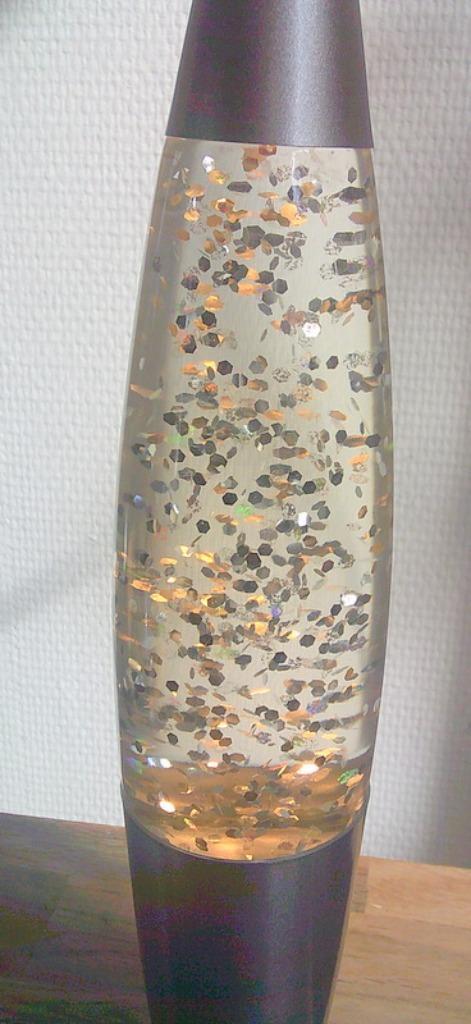 LAVA lamp zilver/goud sparkeltjes, Huis en Inrichting, Lampen | Tafellampen, Gebruikt, Minder dan 50 cm, Glas, Ophalen of Verzenden