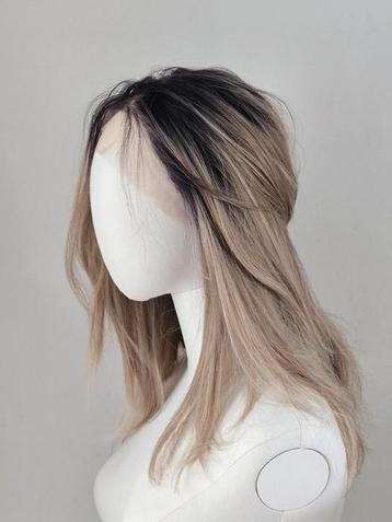 Haarwerk / pruik bruin blond balayage beschikbaar voor biedingen