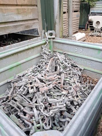  Gegalvaniseerd 1000 kruiskoppelingen voor steigerbuizen  beschikbaar voor biedingen