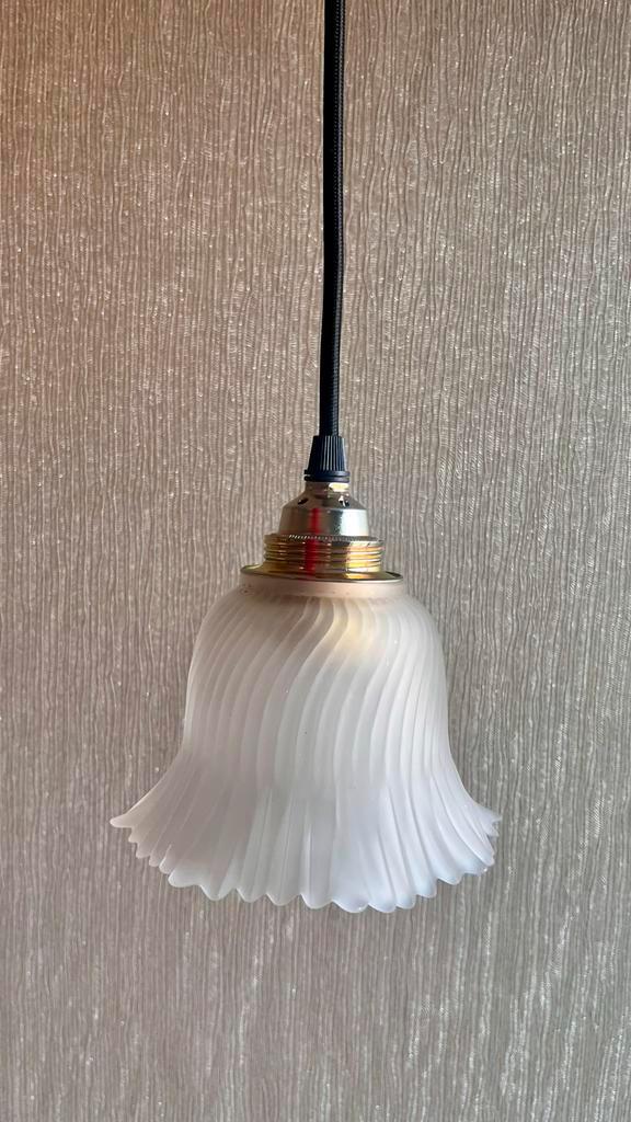 Vintage tulpvormige Lampenkapjes - Set van 2, Huis en Inrichting, Lampen | Lampenkappen, Zo goed als nieuw, Minder dan 25 cm, Overige vormen