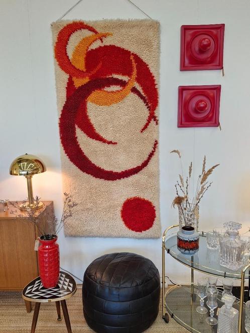 Vintage wandkleed / tapijt geometrisch space age 70s, Huis en Inrichting, Stoffering | Tapijten en Kleden, Gebruikt, Rechthoekig