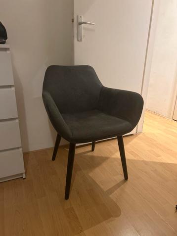 Grijze stoel + Grijze poef