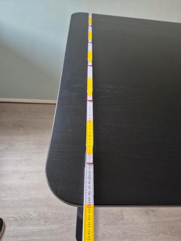Bekant hoekbureau Ikea. Eventueel ook met extra recht buro. - afbeelding 4