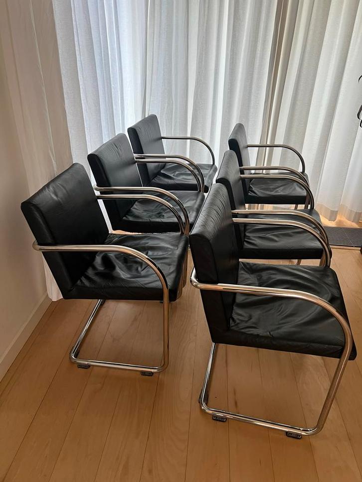 Zwarte leren eetkamerstoelen- gratis - ophalen einde vd week, Huis en Inrichting, Stoelen, Gebruikt, Vijf, Zes of meer stoelen