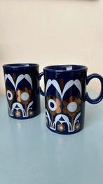 2 vintage funky Staffordshire potteries 1970s mokken, Ophalen of Verzenden, Zo goed als nieuw, Overige stijlen, Kop(pen) en/of Schotel(s)