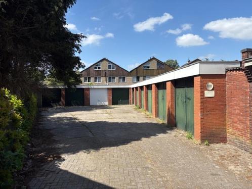 Investeringskans in Breda 10 garageboxen met terrein, Auto diversen, Autostallingen en Garages